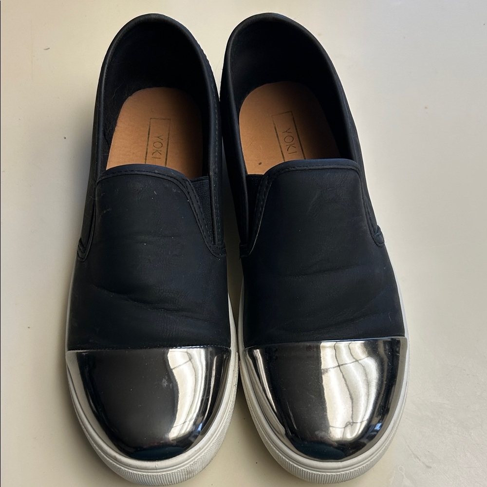 Yoki Black Loafers with Metallic Toe Size 10